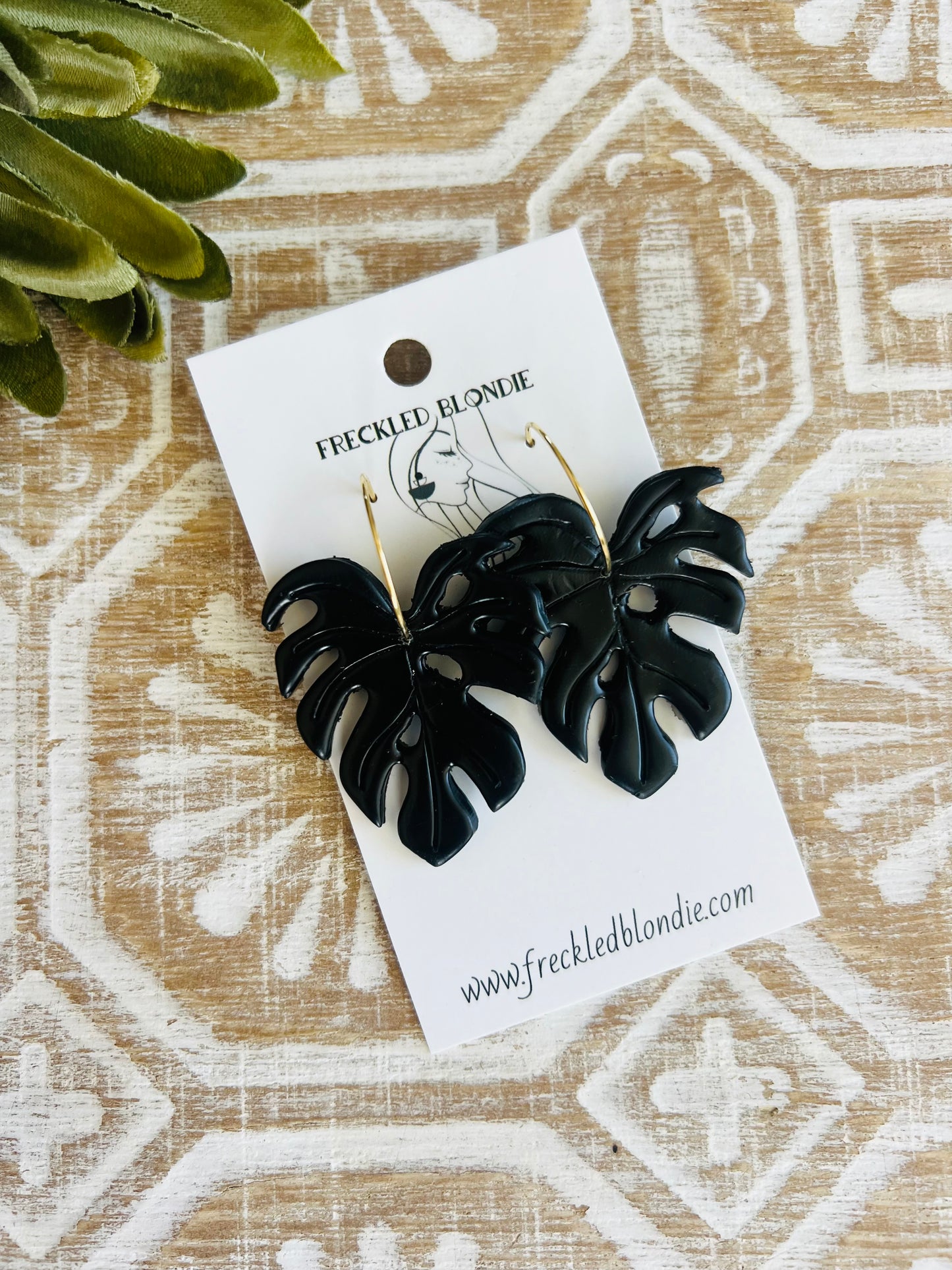 Largo Monstera Hoops (black)