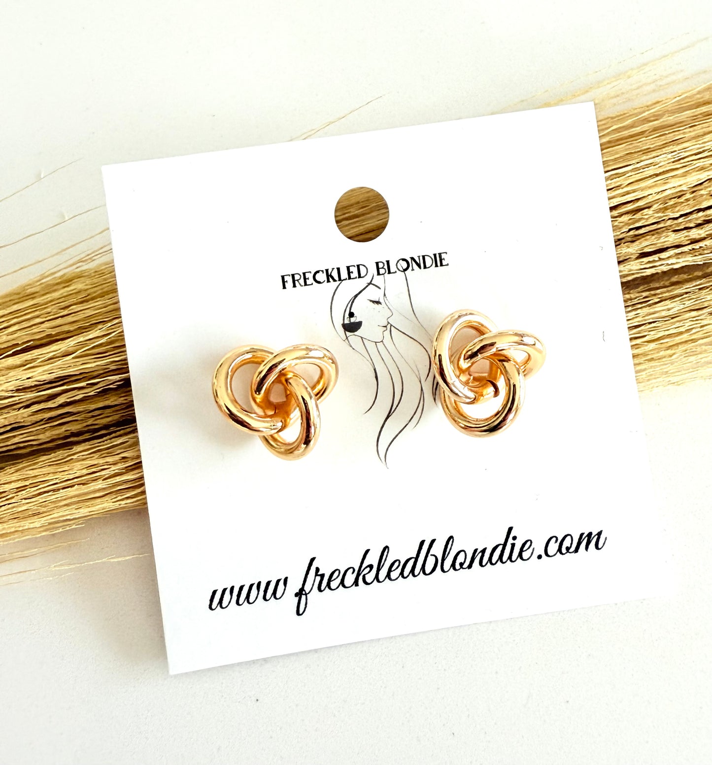 Knotted Studs
