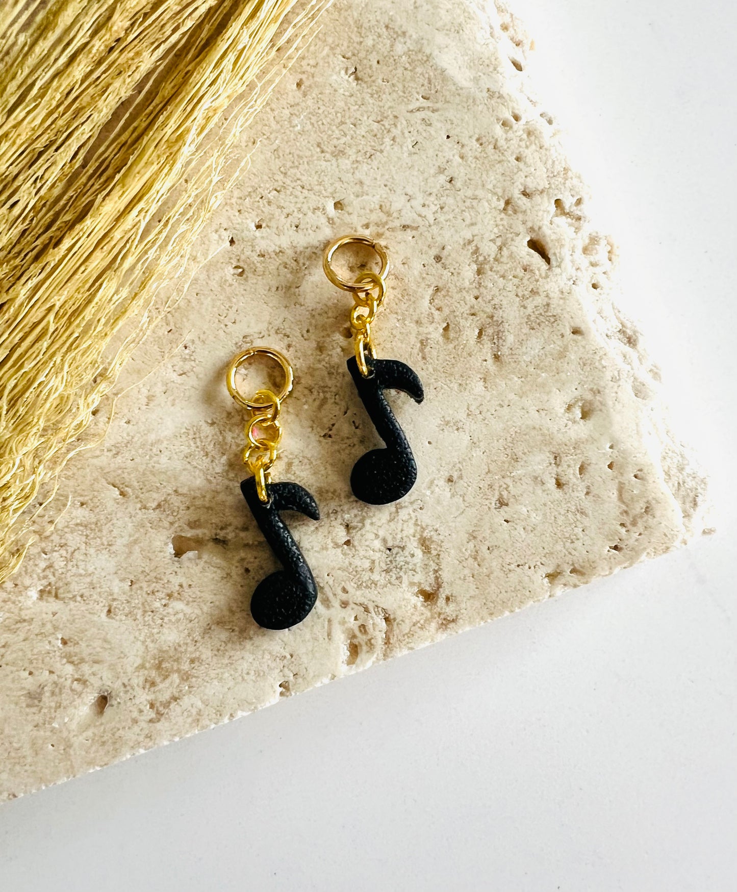 Listen to the Music ๐ถ Charms