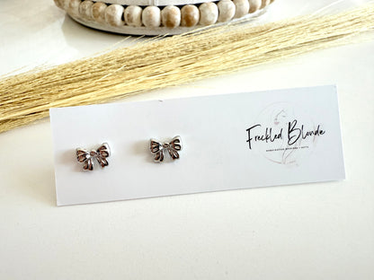 Mini Silver bow Studs